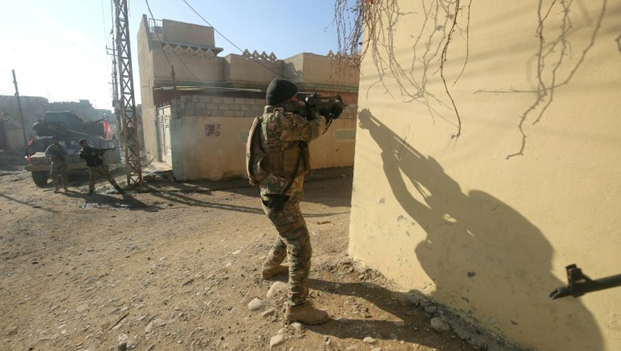 Soldats des forces irakiennes lors d'une opération contre le groupe EI le 1er janvier 2017 à Mossoul