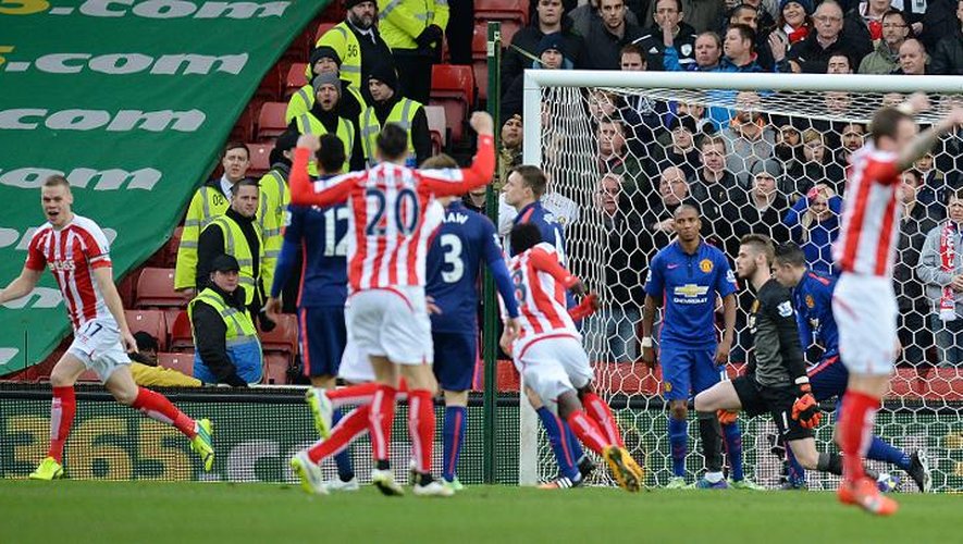 La joie des joueurs de Stoke City après le but de Ryan Shawcross (g) contre Manchester United, le 1er janvier 2015 au stade Britannia de Stoke-on-Trent