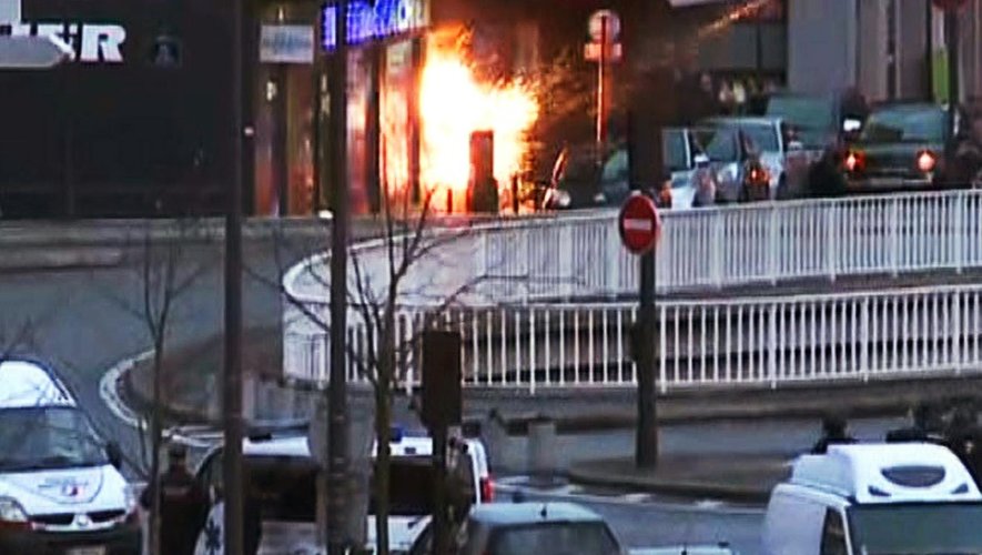 Capture d'écran d'une video AFP TV de l'assaut de la police à l'Hyper Cacher le 9 janvier 2015 à Paris