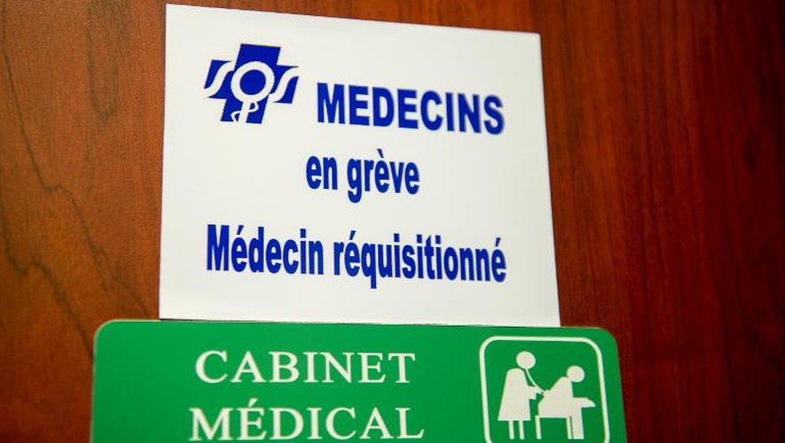 Porte close d'un cabinet médical en raison de la grève le 29 décembre 2014 à Lille