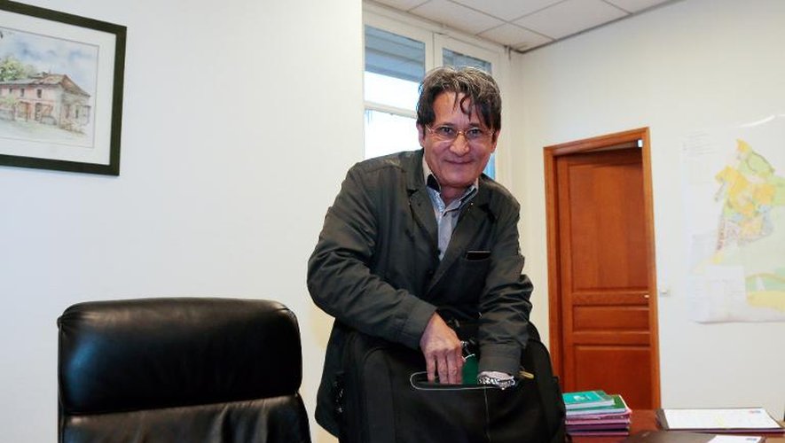 Le maire de Wissous, Richard Trinquier, le 10 juillet 2014 dans son bureau