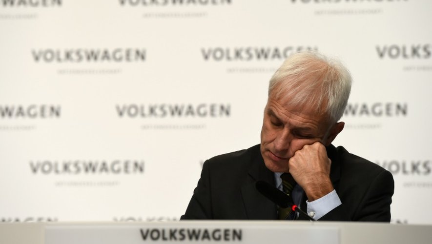 Matthias Mueller, PDG de Volkswagen, en conférence de presse à Wolfsburg, dans le centre de l'Allemagne, le 10 décembre 2015
