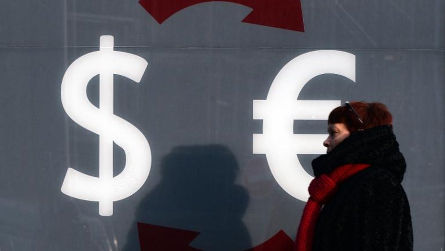 L'euro a dégringolé sous le seuil de 1,20 dollar pour la première fois en près de neuf ans