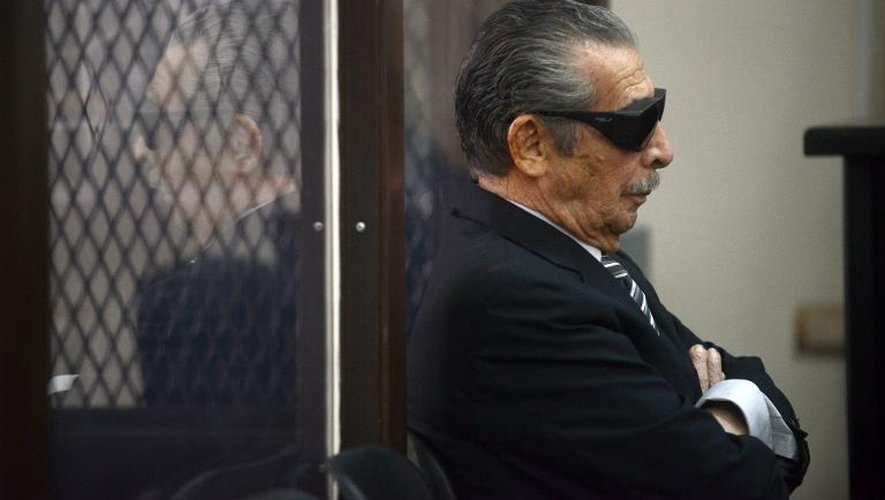 L'ancien dictateur militaire du Guatemala, Efrain Rios Montt (1982-1983), durant une audience judiciaire à Guatemala City, le 19 novembre 2013