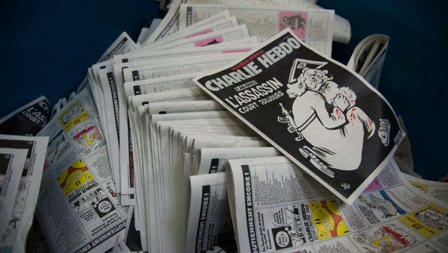 Impression de l'édition de Charlie Hebdo le 4 janvier 2016 près de Paris