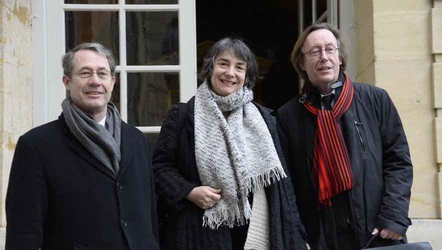 Jean-Denis Combrexelle, Hortense Archambault et Jean-Patrick Gille à leur arrivée le 7 janvier 2015 à Matignon à Paris