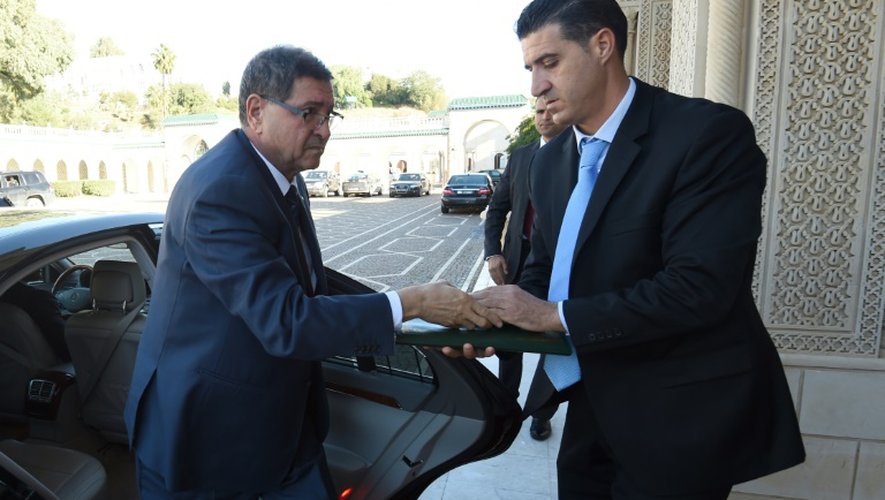 Le Premier ministre Habib Essid à son arrivée le 25 novembre 2015 au palais de Carthage à Tunis