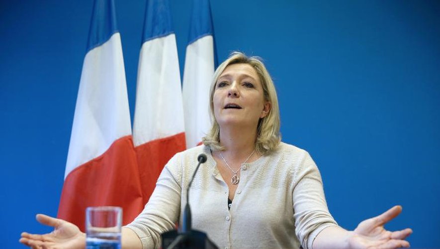 La présidente du FN Marine Le Pen à Nanterre le 8 décembre 2014