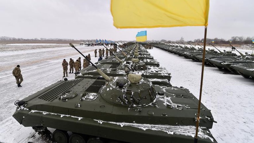 De nouveaux chars ont été livrés á l'armée ukrainienne le 5 janvier 2015 à Ghytomyr, à 40 km de Kiev, par le président Petro Porochenko