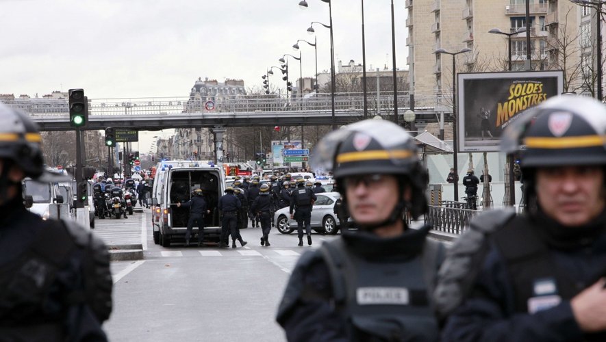 "S'il arrive jusqu'ici, c'est un carnage" : prise d'otages cour de Vincennes