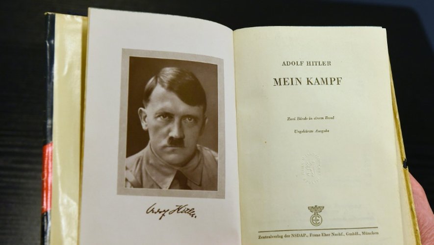 Un exemplaire de "Mein Kampf" le 7 décembre 2015 à la bibliothèque centrale de Berlin