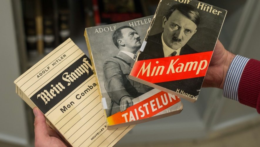 Plusieurs éditions du livre "Mein Kampf"  présentées le 3 décembre 2015 à Munich