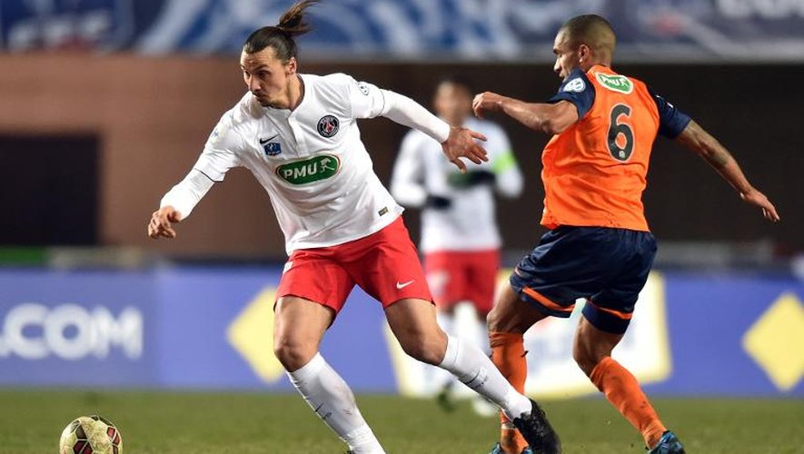 L'attaquant du PSG Zlatan Ibrahimovic (g) face à Montpellier en Coupe de France, le 5 janvier 2014 à l'Altrad Stadium