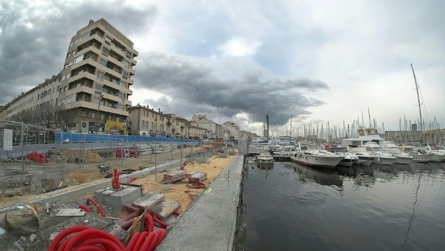 Des travaux en cours sur le Vieux-Port de Marseille, le 7 janvier 2016