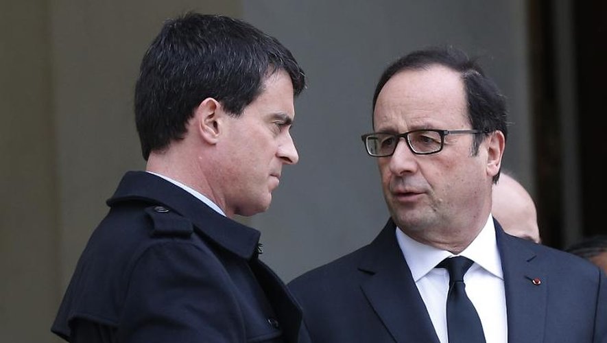 Manuel Valls et François Holland le 10 janvier 2015 sur le perroon de l'Elysée à Paris