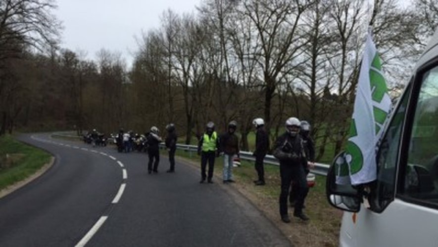 Aveyron : les motards veulent des glissières sécurisées