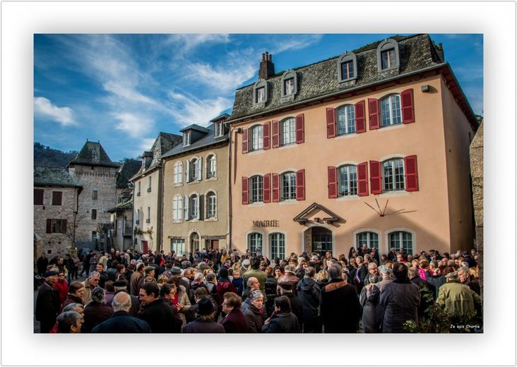 DIRECT. "Je suis Charlie" : plus de 25 000 Aveyronnais dans la rue