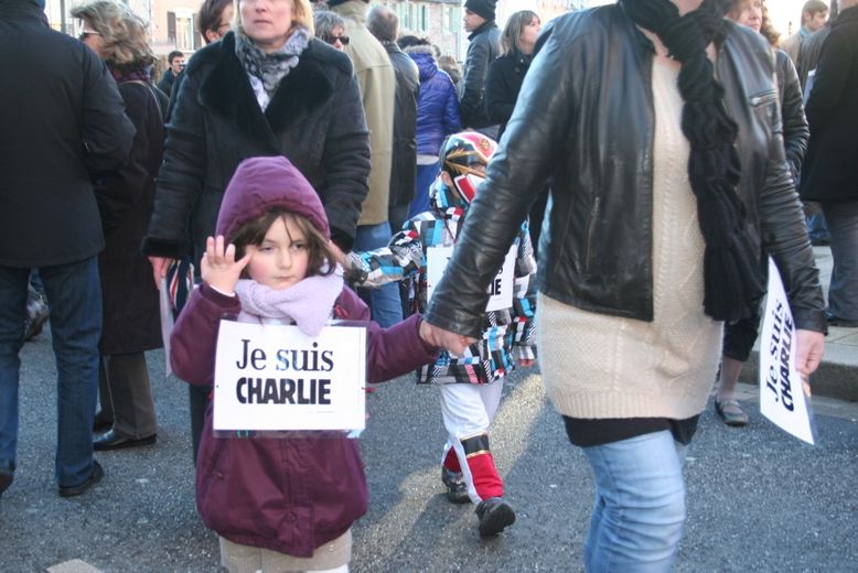 DIRECT. "Je suis Charlie" : plus de 25 000 Aveyronnais dans la rue