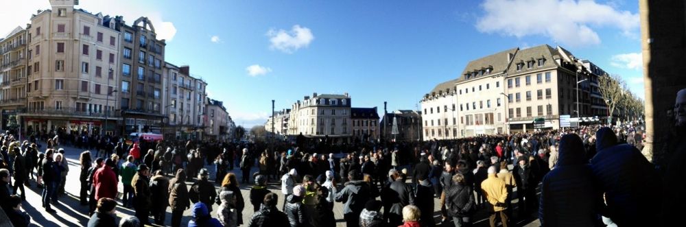 DIRECT. "Je suis Charlie" : plus de 25 000 Aveyronnais dans la rue