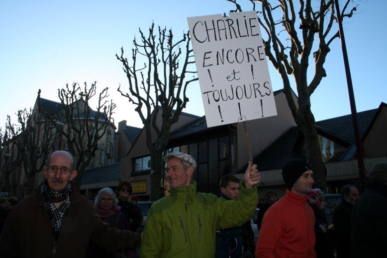 DIRECT. "Je suis Charlie" : plus de 25 000 Aveyronnais dans la rue