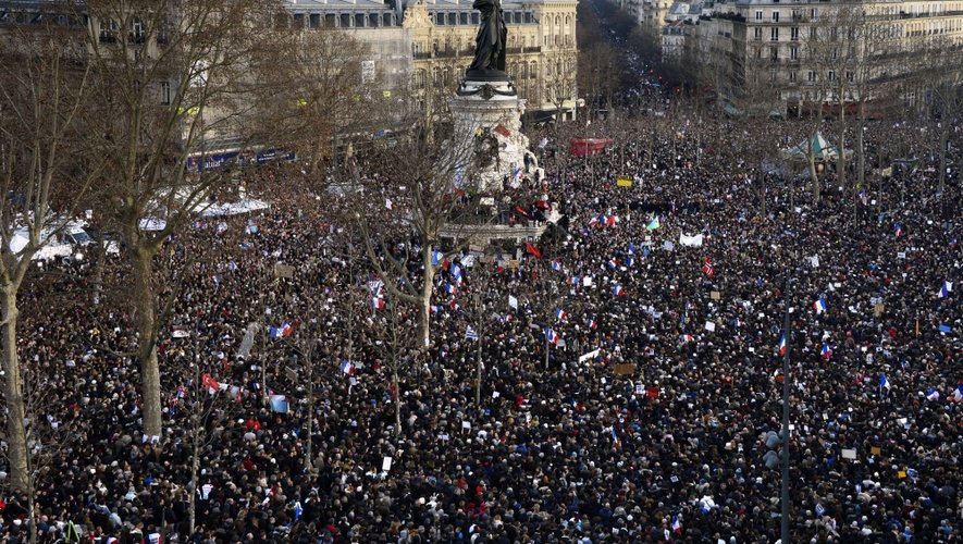DIRECT. "Je suis Charlie" : plus de 25 000 Aveyronnais dans la rue