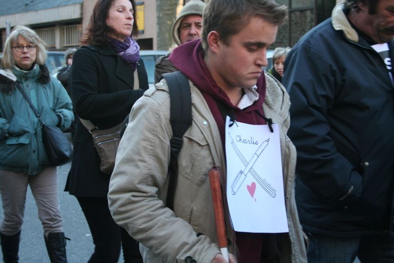 DIRECT. "Je suis Charlie" : plus de 25 000 Aveyronnais dans la rue