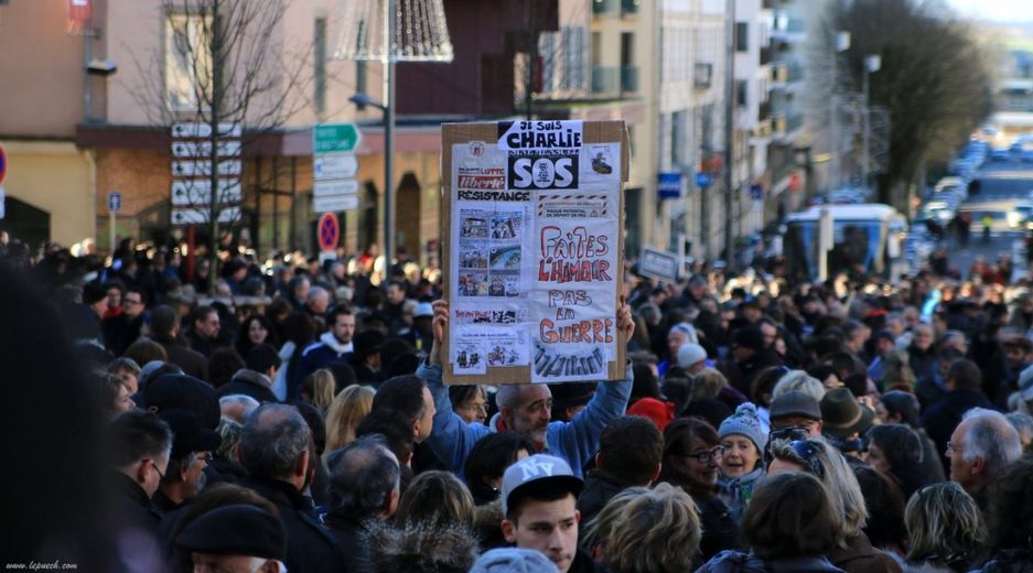 DIRECT. "Je suis Charlie" : plus de 25 000 Aveyronnais dans la rue