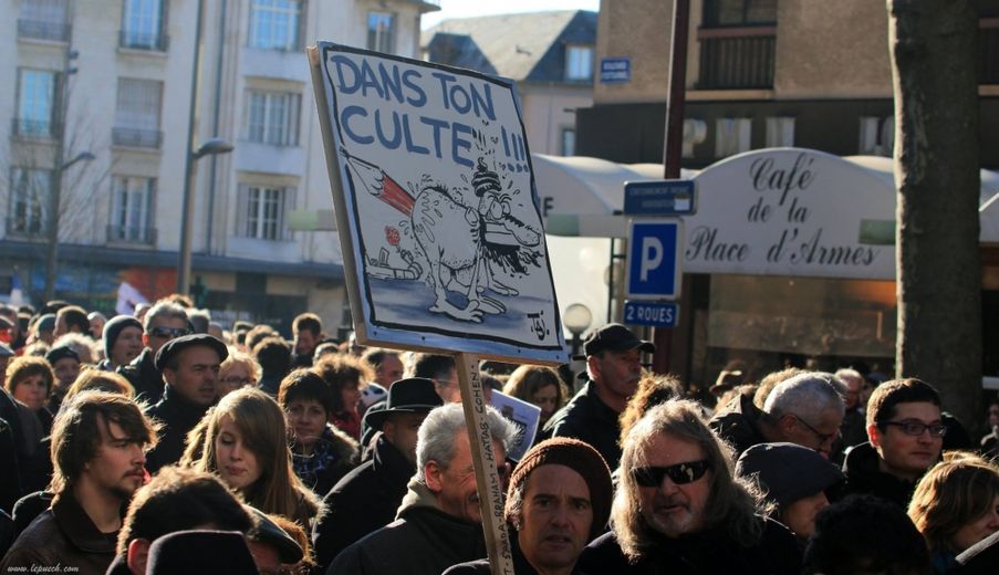 DIRECT. "Je suis Charlie" : plus de 25 000 Aveyronnais dans la rue