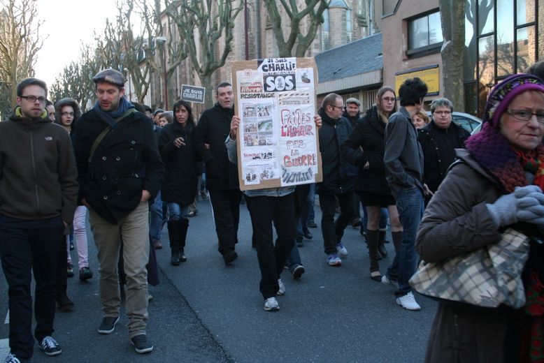 DIRECT. "Je suis Charlie" : plus de 25 000 Aveyronnais dans la rue