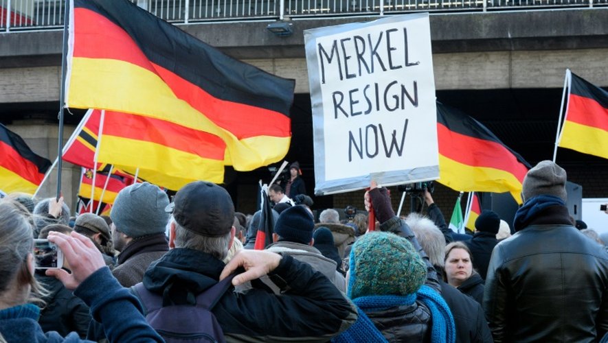 Des manifestants d'extrème-droite à Cologne le 9 janvier 2016