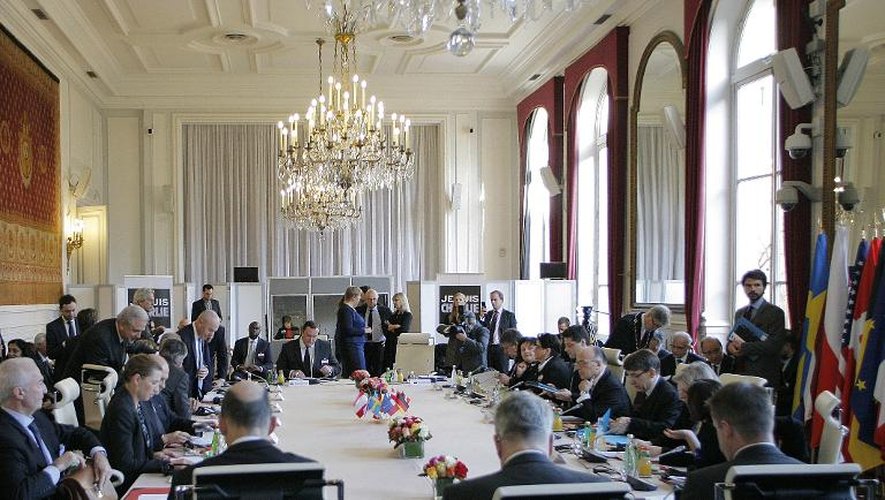 Les ministres de l'Intérieur internationaux lors d'une rencontre consacrée à la lutte contre le terrorisme à Paris le 11 janvier 2015