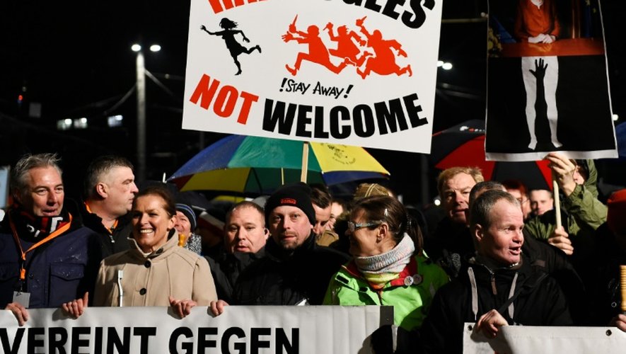 Manifestation le 11 janvier 2016 dans la soirée à Leipzig pour protester contre l'arrivée de réfugiés, à l'appel de la branche locale du mouvement islamophobe Pegida