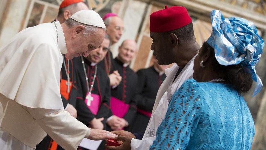 Le pape François recevant des représentants du corps diplomatique au Vatican, le 12 janvier 2015