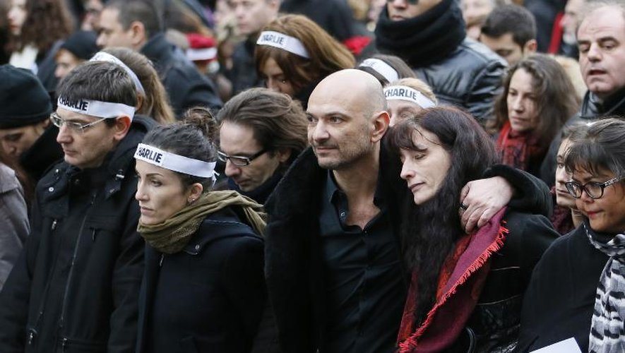 Richard Malka au milieu des proches des victimes des attaques terroristes, lors la marche républicaine le 11 janvier 2015 à Paris