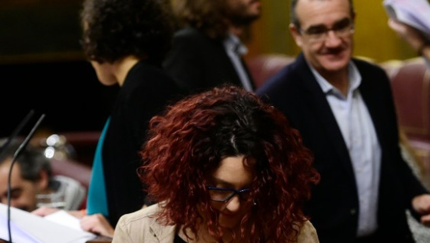 Une députée du parti de gauche radicale Podemos au Parlement espagnol à Madrid, le 13 janvier 2016