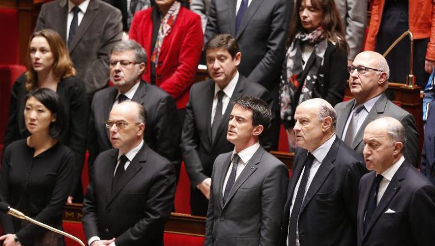 Fleur Pellerin, Bernard Cazeneuve,  Manuel Valls, Jean-Marie Le Guen et Laurent Fabius le 13 janvier 2015 à l'Assemblée nationale à Paris