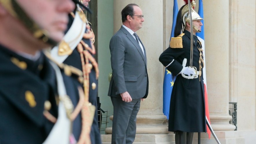 Le président de la République François Hollande, le 22 janvier 2016 sur le perron de l'Elysée