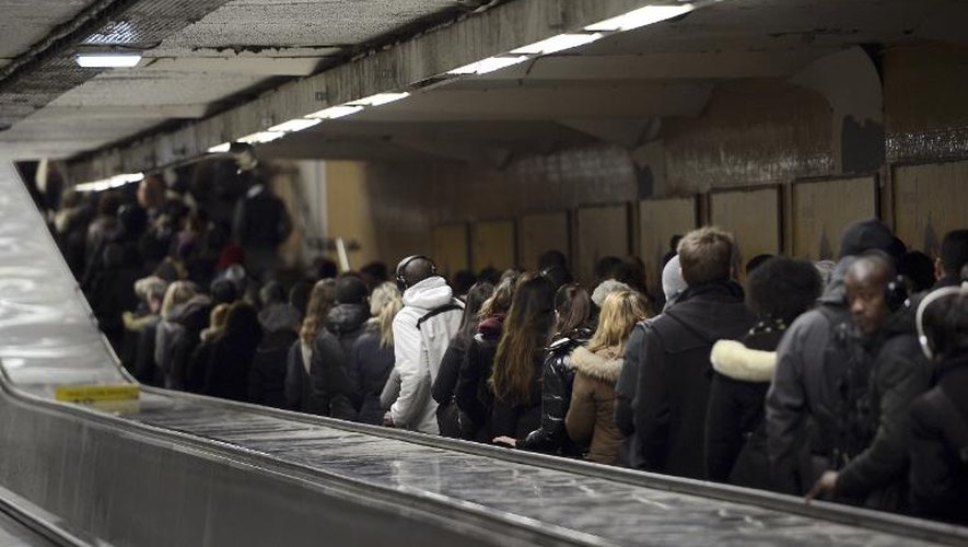 Passagers à la station Chatelet du RER A le 29 janvier 2015 à Paris