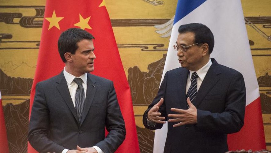 Le Premier ministre français Manuel Valls et son homologue chinois Li Keqiang le 29 janvier 2015 au Palais du Peuple à Pékin