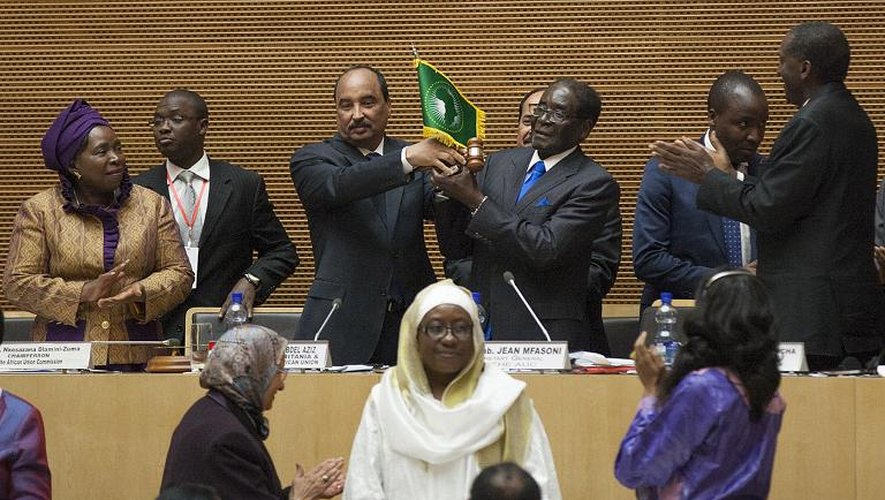 Le président du Zimbabwe Robert Mugabe est nommé le 30 janvier 2015 président de l'Union africaine à Addis Abeba
