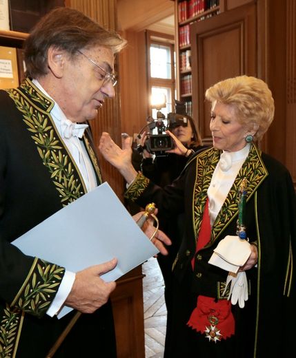 Alain Finkielkraut (g) et Hélène Carrère d'Encausse, le 28 janvier 2016 lors de la réception du philosophe à l'Académie française
