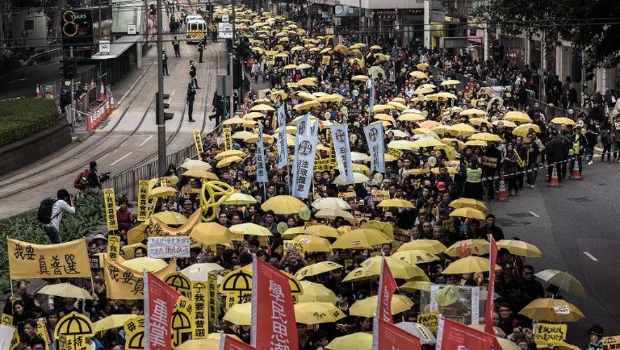 Des milliers de militants prodémocratie rassemblés dans les rues de Hong Kong, le 1er février 2015