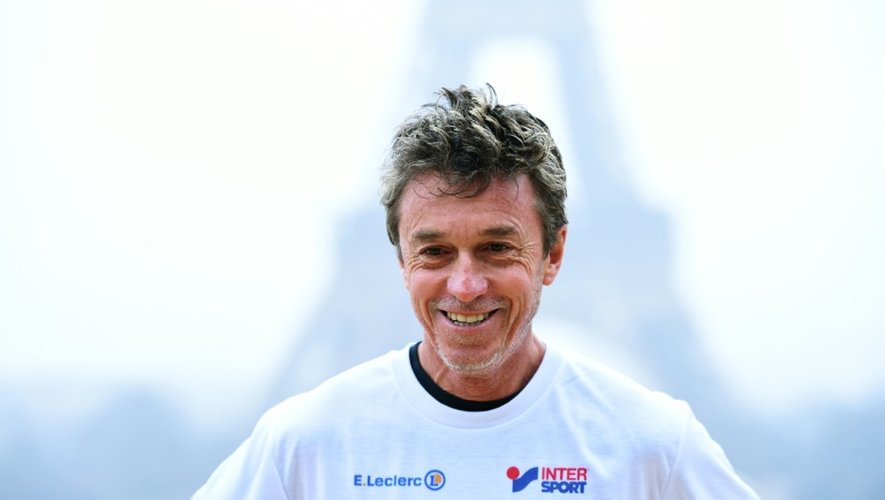 L'ultra-fondeur Serge Girard a pris le départ le 31 janvier 2016 de son tour du monde au Trocadéro à Paris