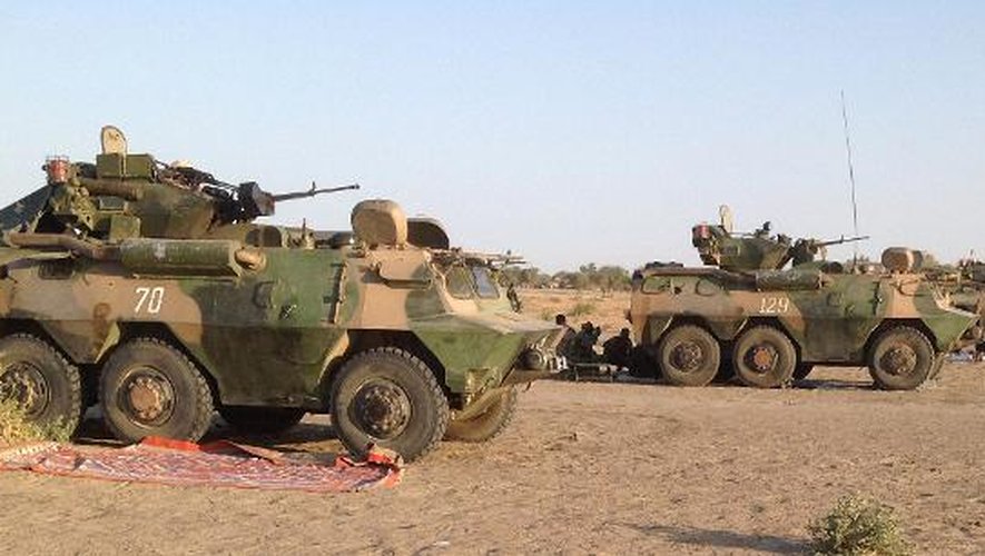 Des véhicules blindés de l'armée tchadienne à Fotokol au Cameroun le 1er février 2015 en train de se diriger vers Gamboru au Nigéria