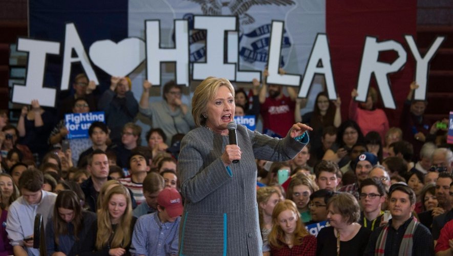La candidate à l'investiture démocrate à la Maison Blanche, Hillary Clinton, le 1er février 2016 à Des Moines dans l'Iowa