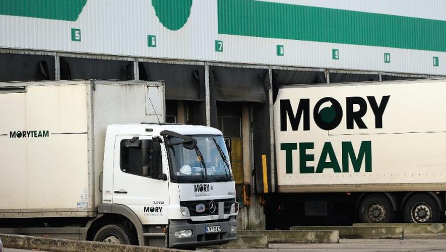 Un entrepôt de la société Mory Ducros, devenue depuis lors MoryGlobal, à Tatinghem, dans le Pas-de-Calais, en 2013