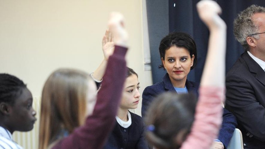 Najat Vallaud-Belkacem, ministre de l'Education nationale, le 6 février 2015 lors d'une visite au collège parisien Pierre-de-Ronsard sur le thème du harcèlement scolaire