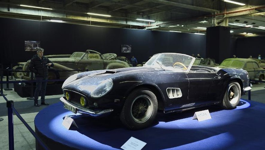 La Ferrari 250 GT California Spider 1961, de la collection Baillon, acquise aux enchères pour 14,2 millions d'euros, à Paris le 6 février 2015