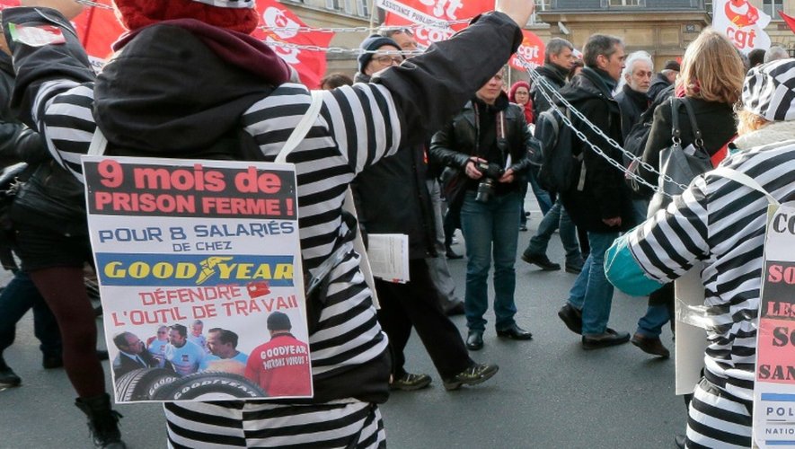 Manifestation de soutien pour les ex-salariés de Goodyear, le 26 janvier 2016 à Paris
