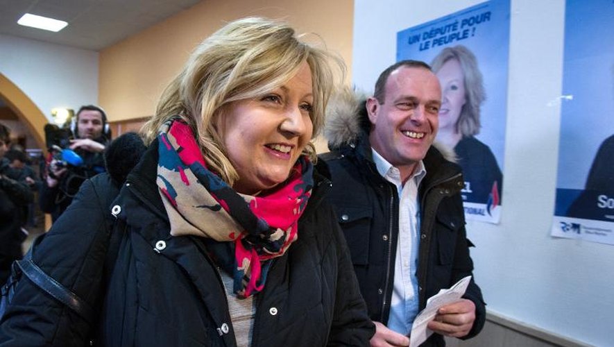 La candidate FN Sophie Montel et le vice-président du parti  Steeve Briois à leur arrivée pour une conférence de presse le 5 février 2015 à Allenjoie dans le Doubs
